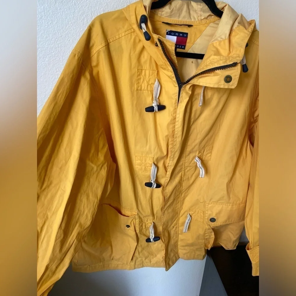 Tommy Hilfiger vintage men’s Adirondack jacket in yellow size S 90s rain coat